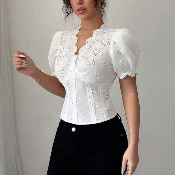 Boho white embroidered mesh insert V neck blouse - Picture 6 of 6